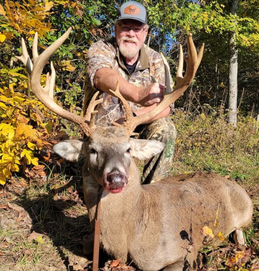 Whitetail Deer Hunting KY | Twisted Tines Ranch KY